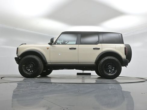 New 2026 Ford Bronco Badlands image 7