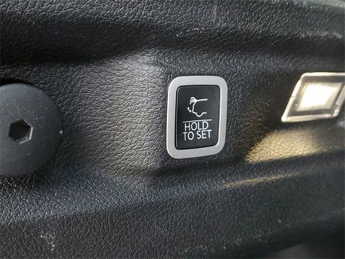 Certified 2023 Jeep Grand Cherokee L Laredo image 8