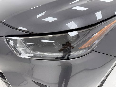 Used 2023 Toyota Highlander XSE image 6