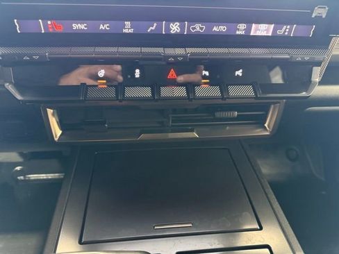 Used 2024 GMC Hummer EV 3X AWD/4WD image 36