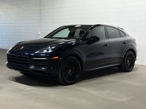 Used 2023 Porsche Cayenne GTS image 1