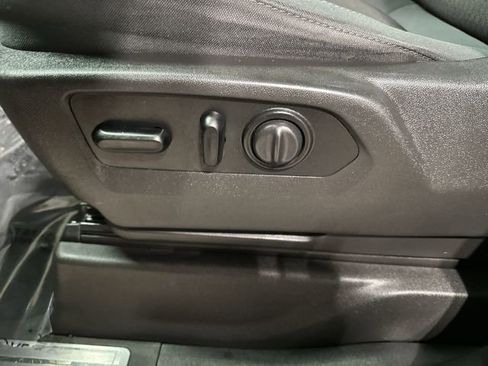 Used 2019 GMC Sierra 1500 SLE w/ SLE Value Package image 17