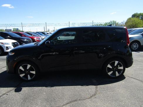 Used 2020 Kia Soul EX w/ Option Group 015 FWD image 4
