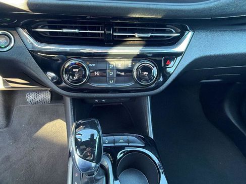 Certified 2025 Buick Envista Sport Touring image 11