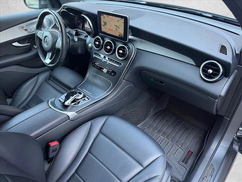Used 2019 Mercedes-Benz GLC 350e 4MATIC image 25