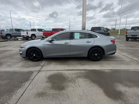 Used 2023 Chevrolet Malibu LT FWD image 2