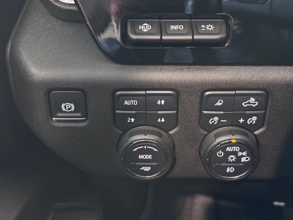 Certified 2025 Chevrolet Silverado 3500 High Country w/ Technology Package AWD/4WD image 27