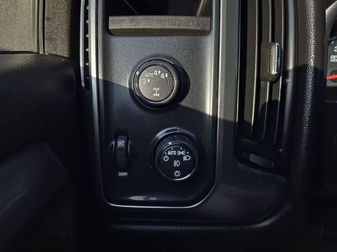 Used 2018 Chevrolet Silverado 1500 LT w/ All Star Edition image 19