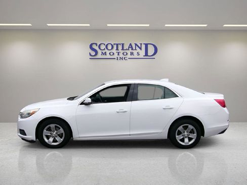 Used 2016 Chevrolet Malibu LT image 1