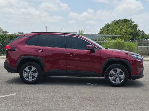 Certified 2022 Toyota RAV4 XLE w/ Convenience Package FWD image 6