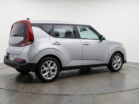 Used 2025 Kia Soul LX w/ LX Technology Package image 9