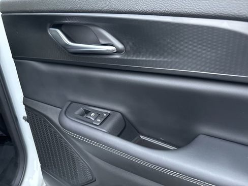 Used 2024 Jeep Grand Cherokee Laredo X image 35