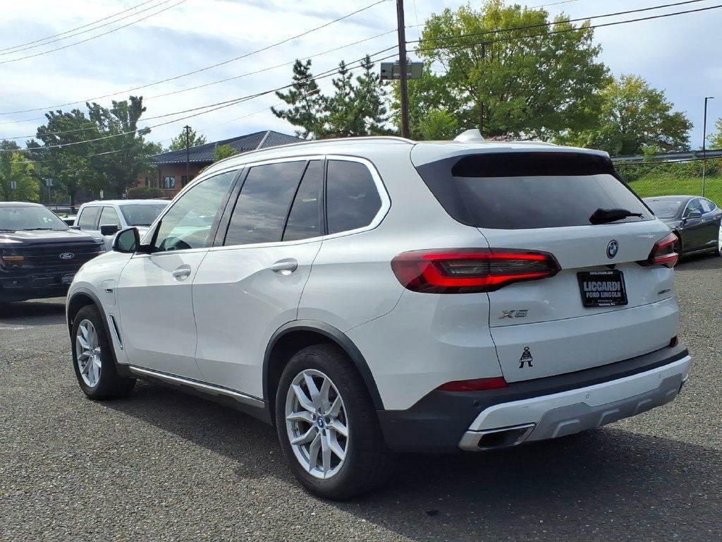 Used 2022 BMW X5 xDrive45e AWD/4WD image 4