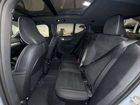 Used 2025 Volvo XC40 B5 Plus AWD/4WD image 19