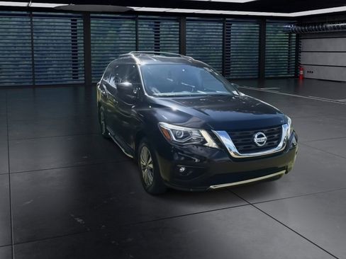 Used 2019 Nissan Pathfinder SL image 3