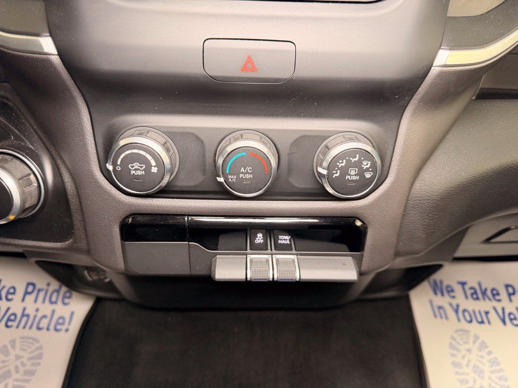 Used 2022 RAM 1500 Big Horn AWD/4WD image 14