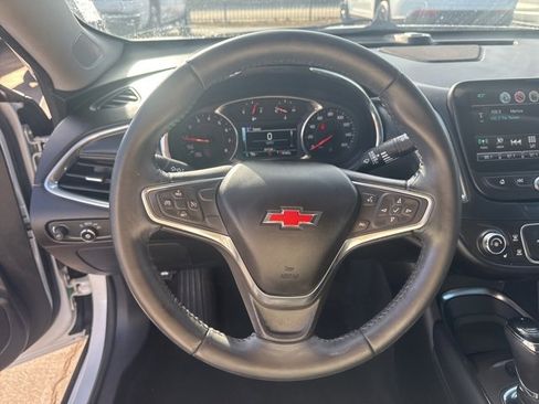 Used 2018 Chevrolet Malibu LT w/ Leather Package image 12