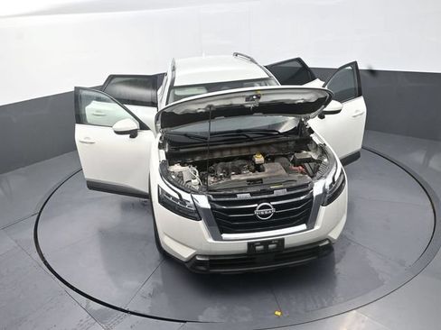 Used 2024 Nissan Pathfinder SV AWD/4WD image 40