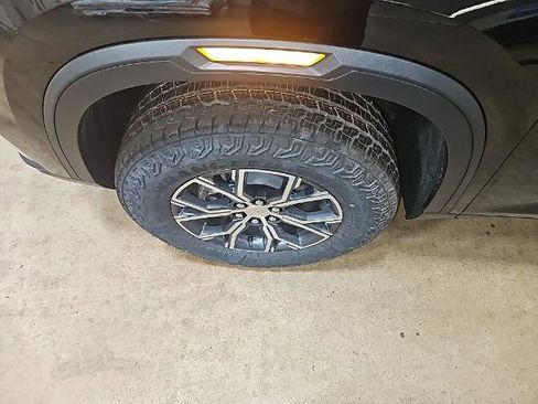 New 2026 GMC Acadia AT4 w/ Luxury Package AWD/4WD image 9