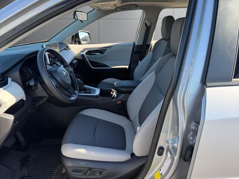 Certified 2025 Toyota RAV4 XLE w/ Convenience Package FWD image 16