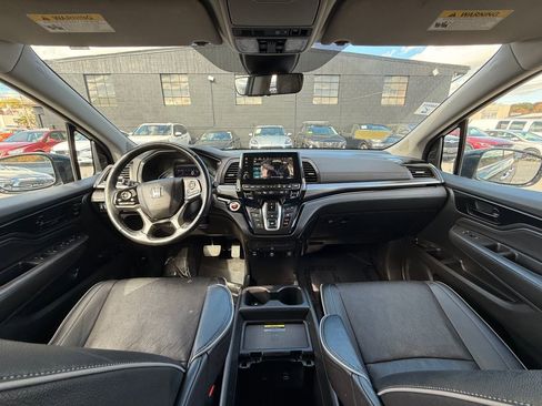 Used 2023 Honda Odyssey Elite image 17