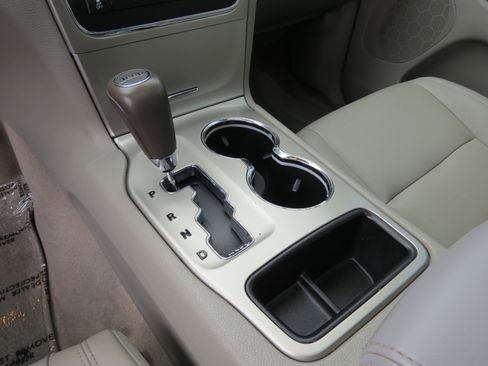 Used 2012 Jeep Grand Cherokee Laredo image 22