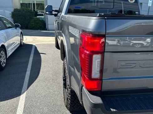Used 2022 Ford F350 Lariat w/ Tremor Off-Road Package AWD/4WD image 9