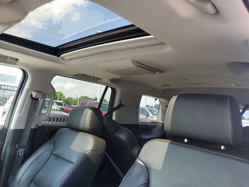 Used 2019 Chevrolet Tahoe Premier AWD/4WD image 21