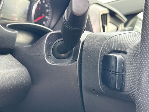 Used 2022 GMC Terrain SLE w/ Elevation Edition image 34