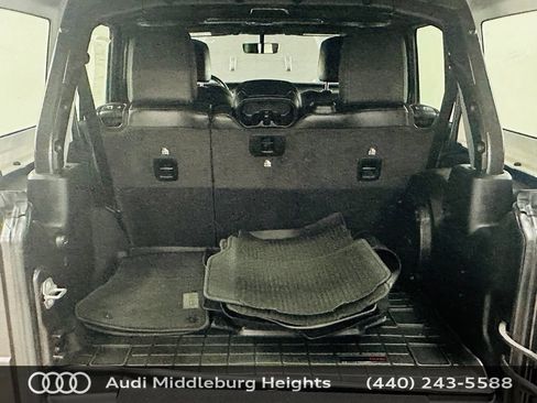 Used 2021 Jeep Wrangler Unlimited Sahara AWD/4WD image 31