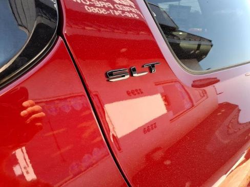 Used 2023 GMC Acadia SLT w/ Elevation Edition image 10