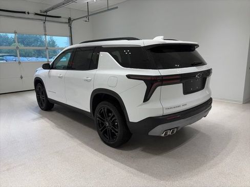 New 2027 Chevrolet Traverse LT w/ LPO, Floor Liner Package AWD/4WD image 4