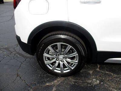 Used 2019 Cadillac XT4 Premium Luxury w/ Driver Awareness Package AWD/4WD image 17