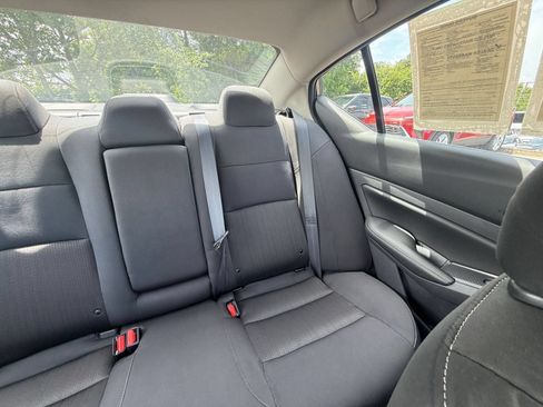 Used 2025 Nissan Altima 2.5 SV FWD image 37