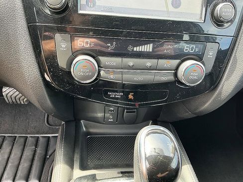 Used 2017 Nissan Rogue Sport SL image 19