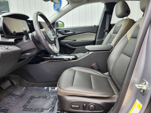 Used 2024 Chevrolet Trax ACTIV w/ Sunroof Package FWD image 16