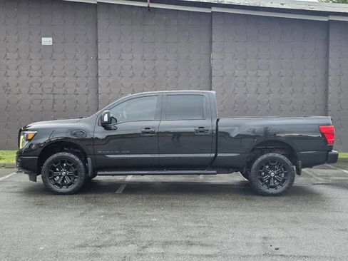 Used 2018 Nissan Titan SL w/ Midnight Edition image 16