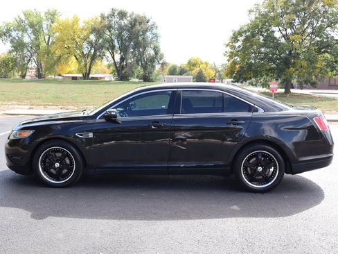 Used 2010 Ford Taurus Limited image 9