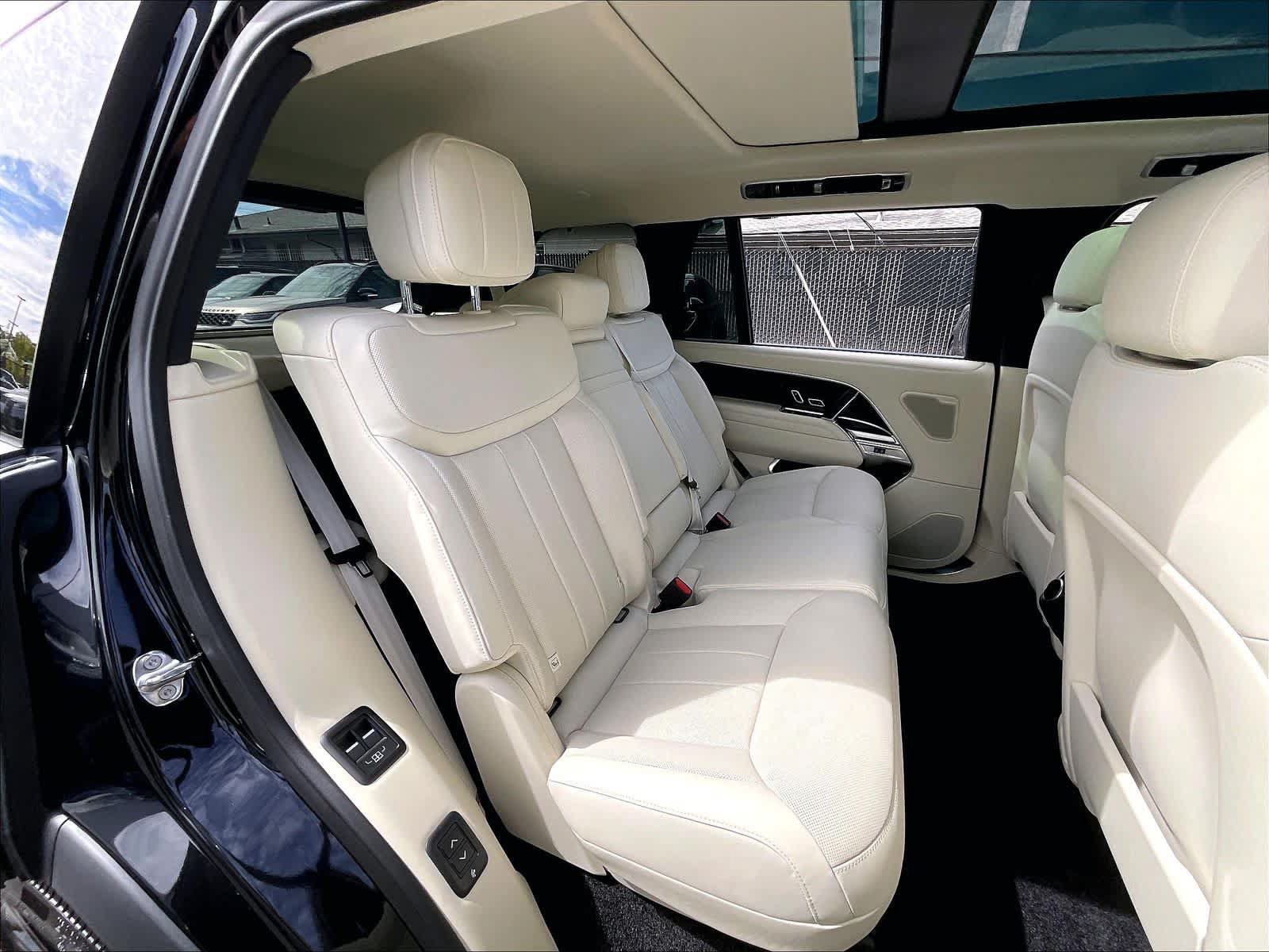 New 2026 Land Rover Range Rover Long Wheelbase SE AWD/4WD image 27