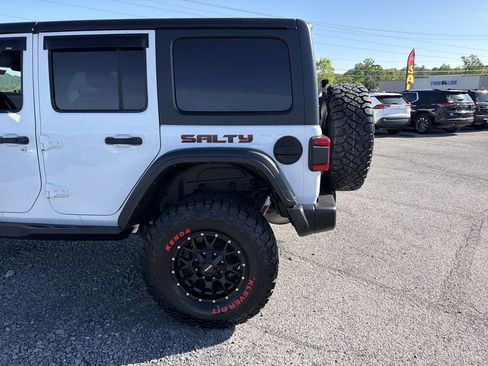 Used 2024 Jeep Wrangler Unlimited Rubicon w/ Convenience Group AWD/4WD image 8