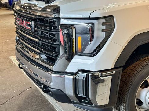 New 2026 GMC Sierra 3500 Pro w/ Convenience Package image 40