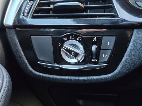 Used 2019 BMW 530i xDrive w/ Convenience Package image 29