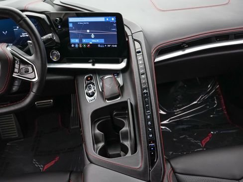 Used 2022 Chevrolet Corvette Stingray Premium Conv w/ Z51 Performance Package RWD image 30