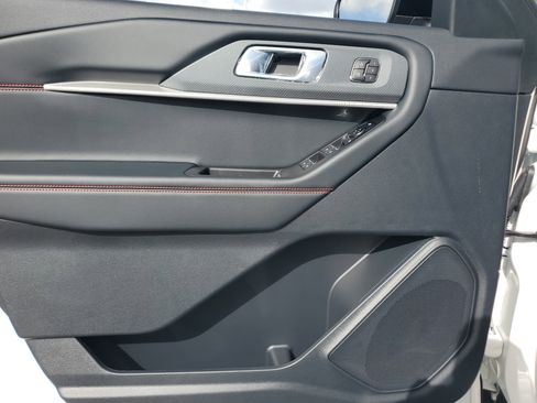 New 2026 Ford Explorer ST-Line w/ ST-Line Street Pack image 13