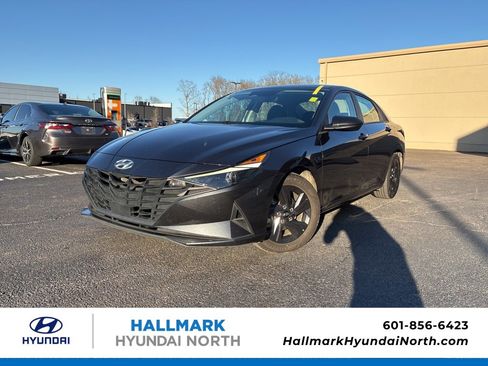 Used 2021 Hyundai Elantra SEL w/ Convenience Package image 1