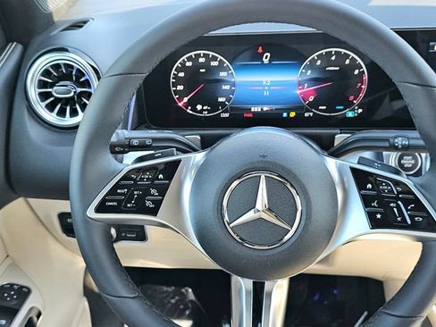 New 2026 Mercedes-Benz GLB 250 4MATIC image 28