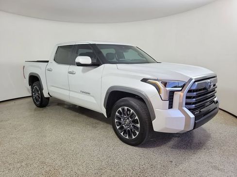Used 2025 Toyota Tundra Limited AWD/4WD image 4