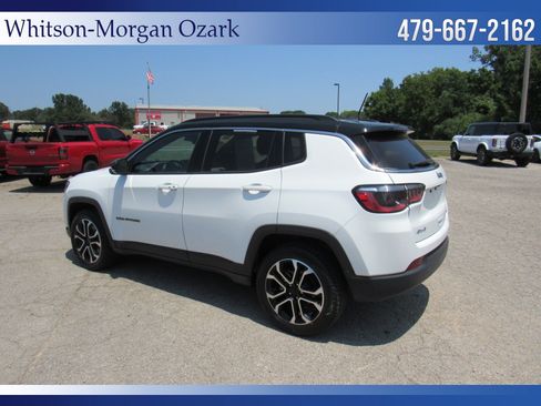 Used 2024 Jeep Compass Limited AWD/4WD image 9
