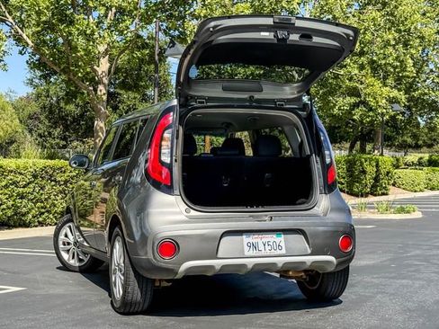 Used 2019 Kia Soul + FWD image 19