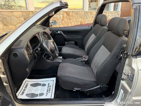 Used 2001 Volkswagen Cabrio GLS image 4